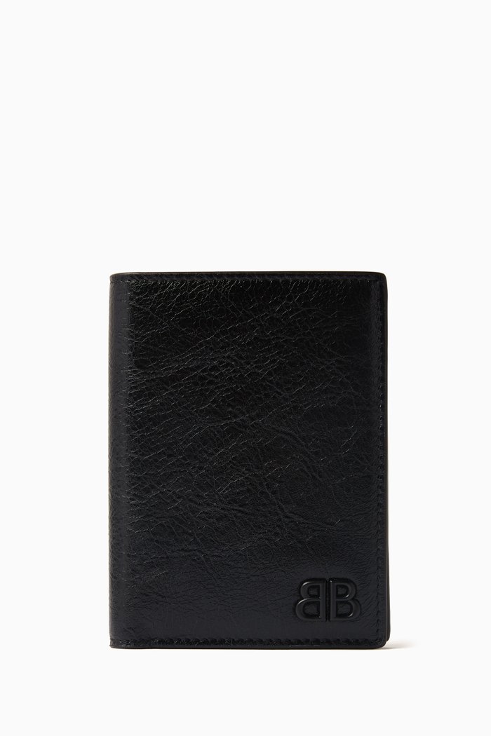 Monaco Vertical Bifold Wallet in Arena Lambskin, Black