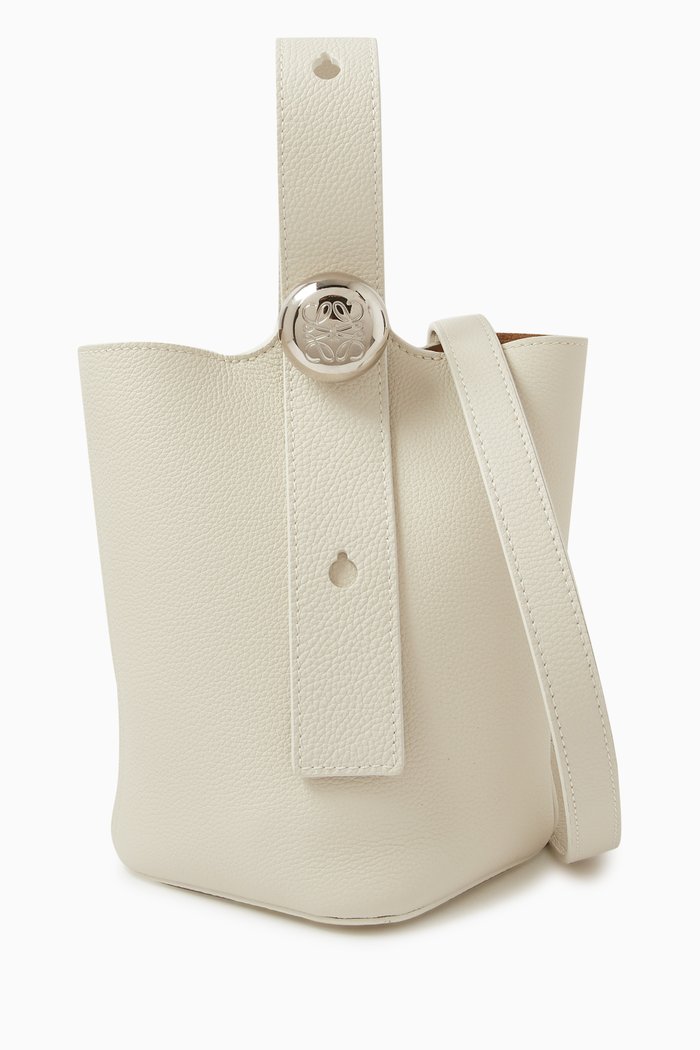 Mini Pebble Bucket Bag in Grained Calfskin, White