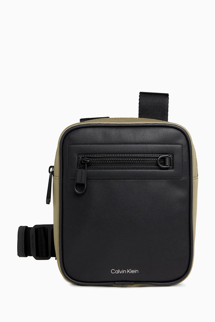 

Small Convertible Reporter Crossbody Bag in Recycled Textile, Green