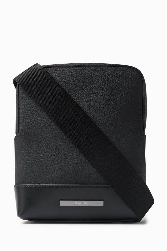 

Modern Bar Reporter Bag in Faux Leather, Black