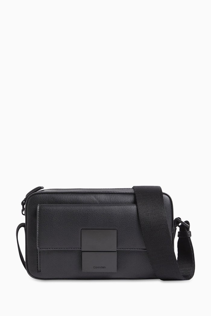 

Iconic Plaque Camera Bag in Faux Leather, Black
