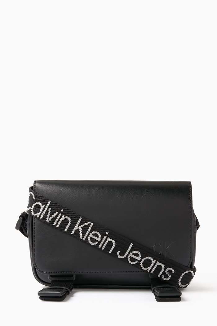 

Ultralight Flap Camera Bag in Faux Leather, Black
