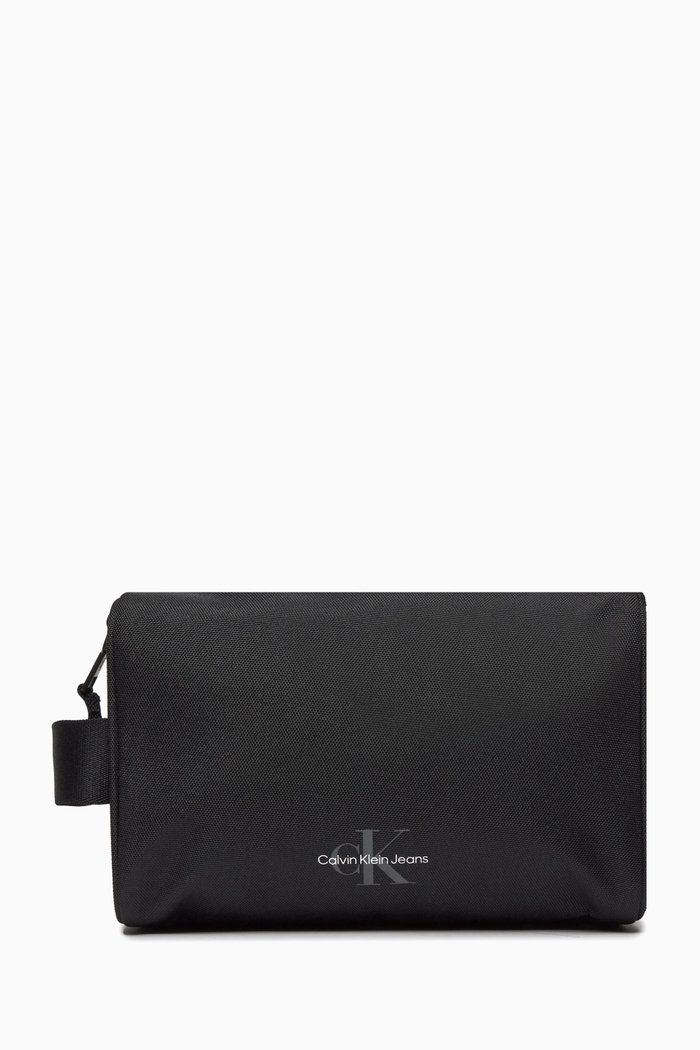 

Sports Essential Wash Bag in Recycled Nylon, Black