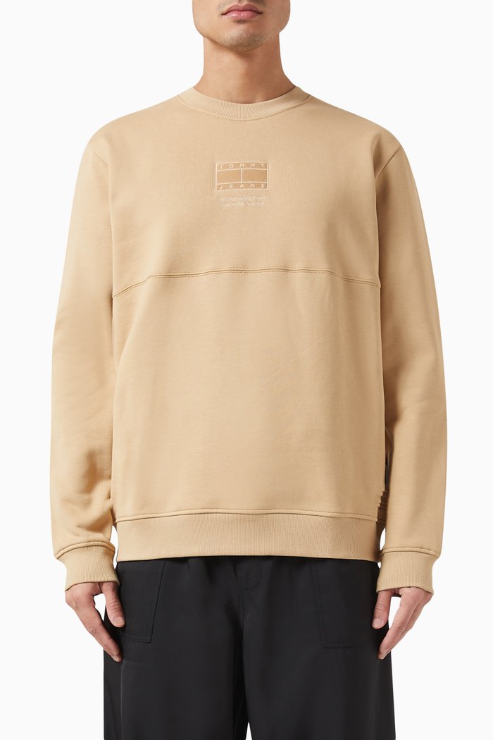 

Tonal Logo Sweater in Fleece, Neutral