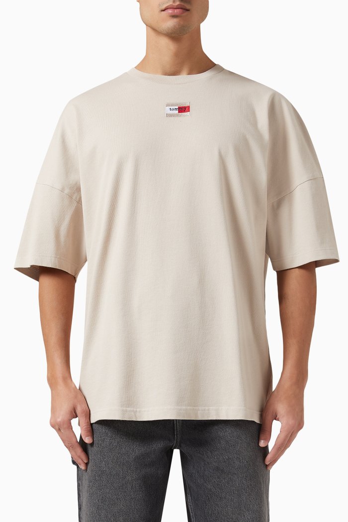 

Essential Logo T-Shirt in Cotton, Neutral