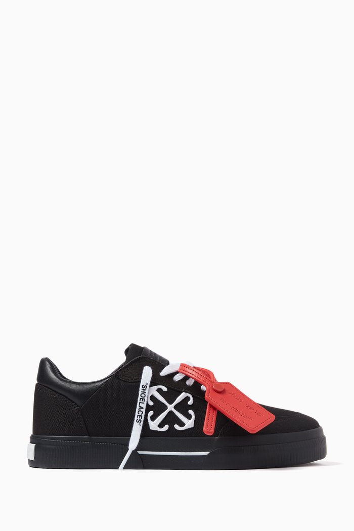 Vulcanized Low-top Sneakers in Canvas, Black