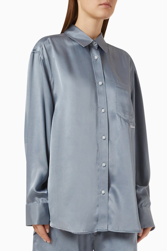 

Boyfriend Shirt in Shiny Cupro, Blue