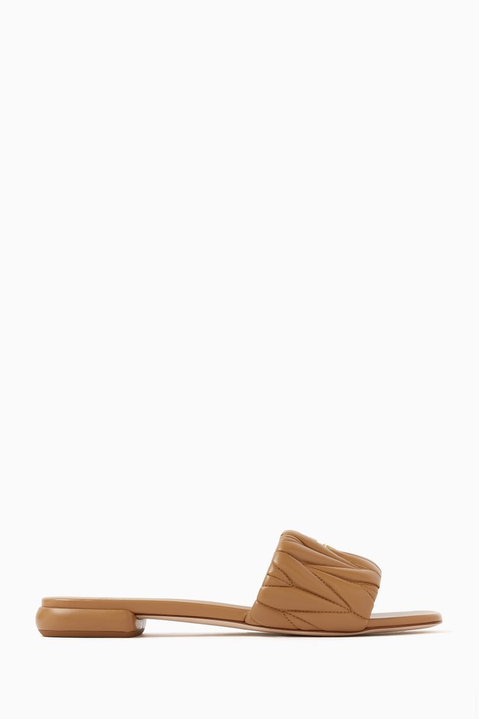 

Logo Slides in Matelasse Nappa, Brown