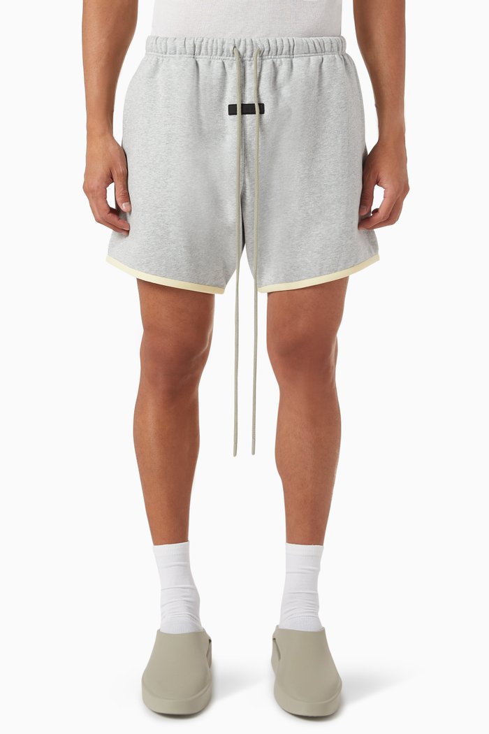 

Essentials Logo Sweatshorts in Fleece, Grey