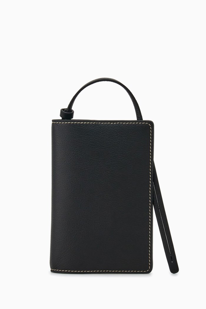 

Passport Holder in Hammered Leather, Black