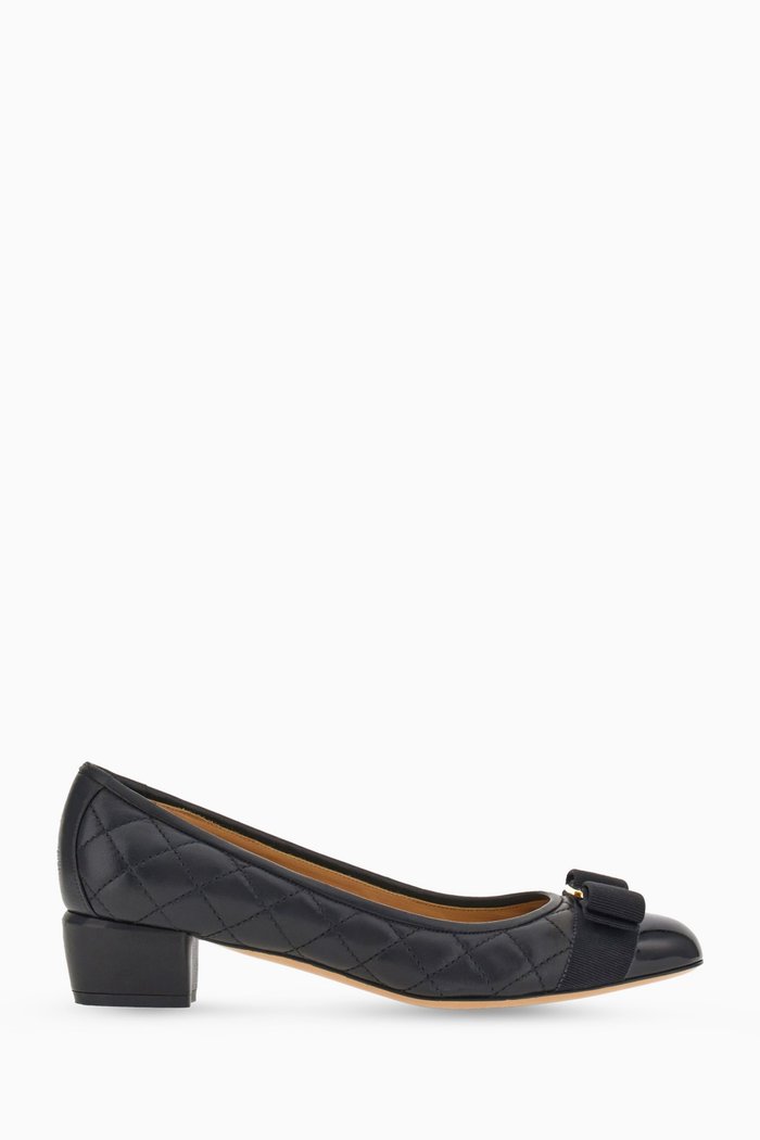 

Vara Bow 30 Round-toe Pumps in Quilted Nappa, Black