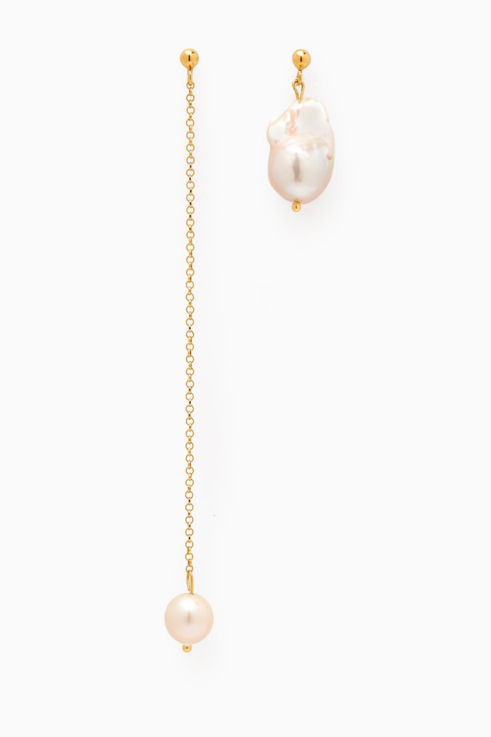 

Drop Pearl Mismatch Earrings in Brass, White