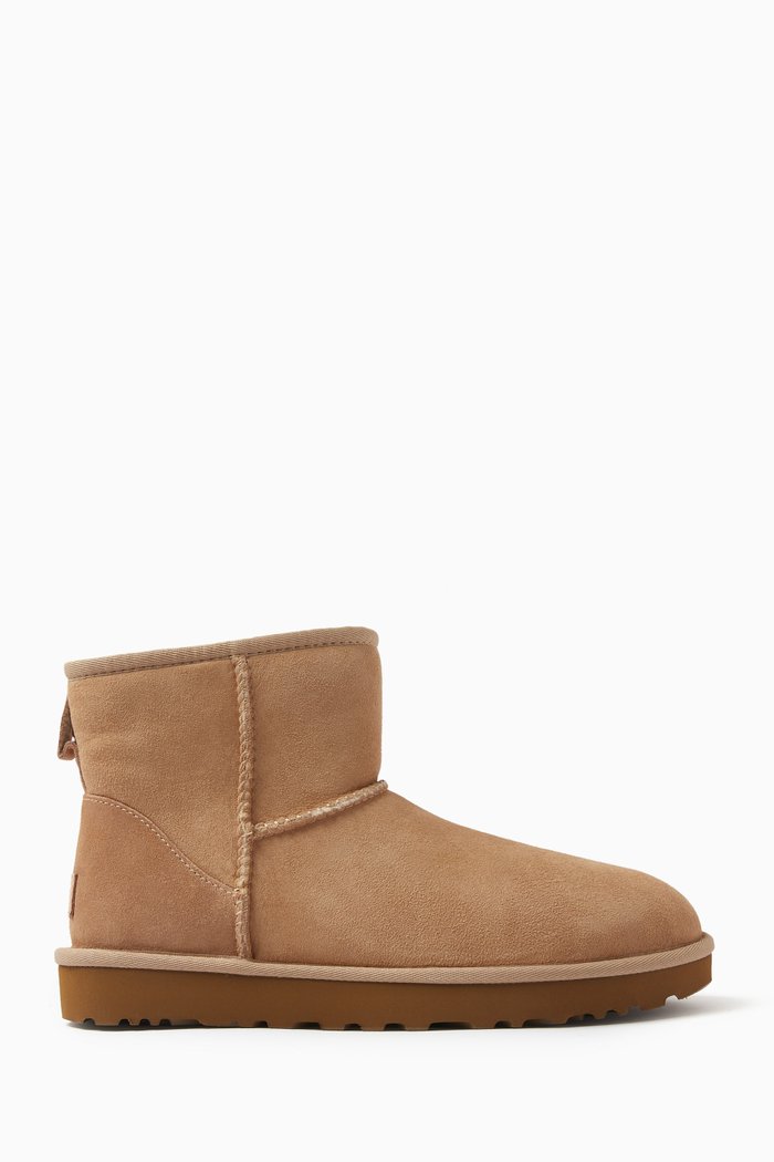 

Classic Mini II Heritage Ankle Boots in Suede, Neutral