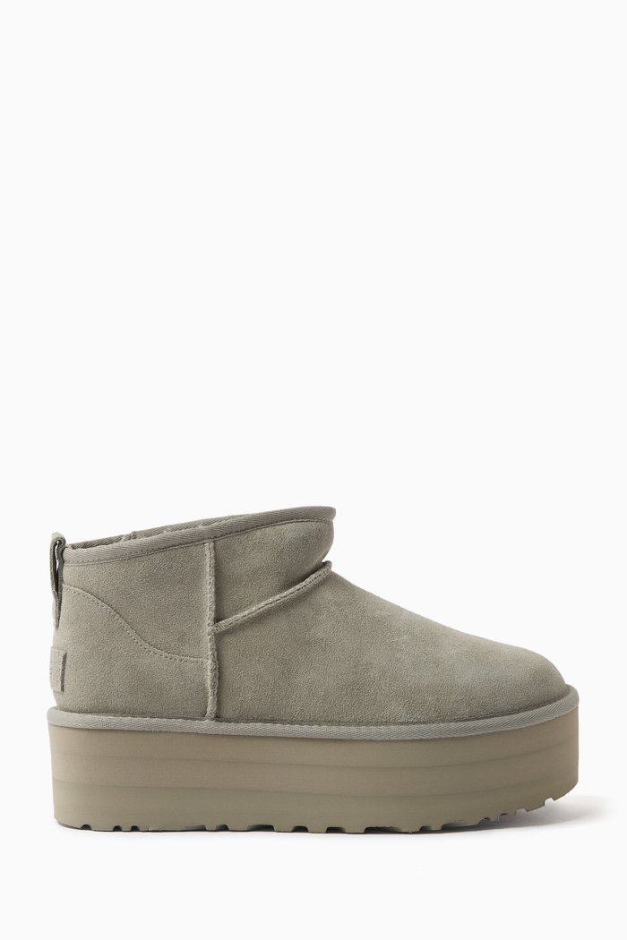 

Classic Ultra Mini Platform Boots in Suede, Green