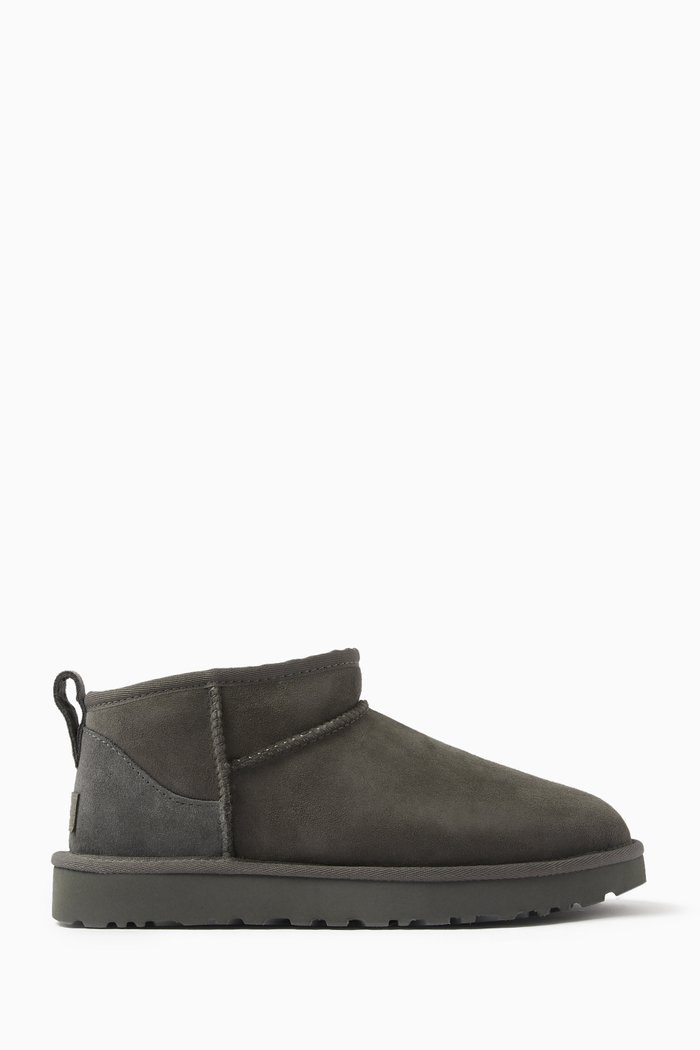 

Classic Ultra Mini Boots in Suede, Grey