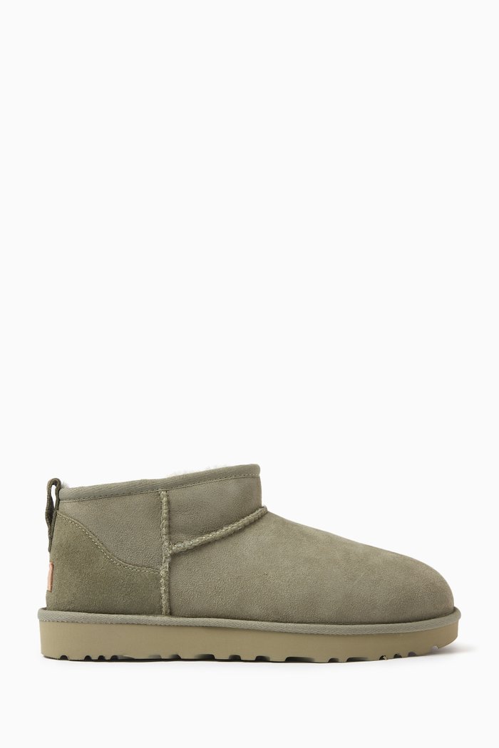 

Classic Ultra Mini Boots in Suede, Green