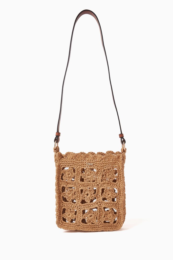 

Woven Shoulder Bag in Raffia, Brown
