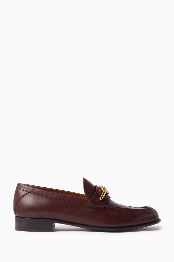 

Valentino Garavani VLogo Gate Loafesr in Calf Leather, Burgundy