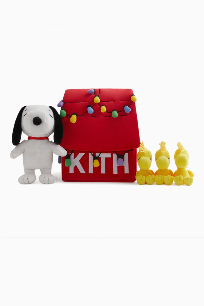 

x Peanuts Snoopy Doghouse Plush Toy Set, Red