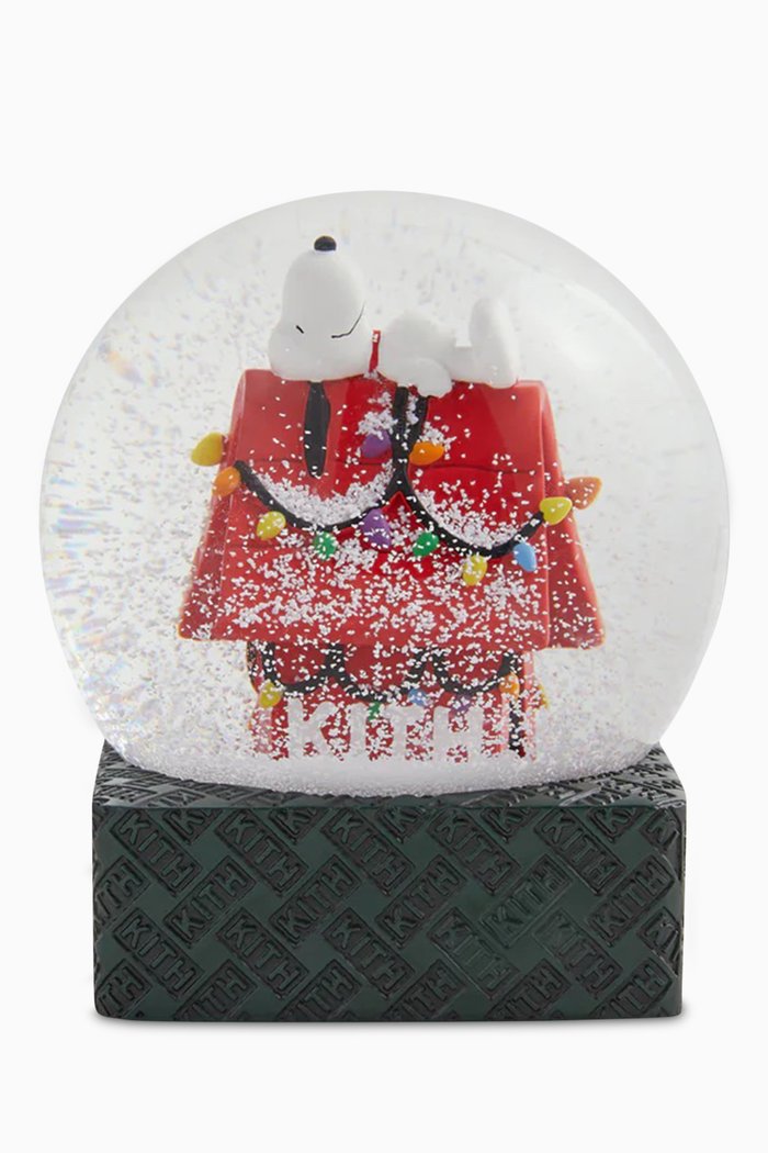 

Kith x Peanuts Snoopy House Snow Globe in Glass, Red