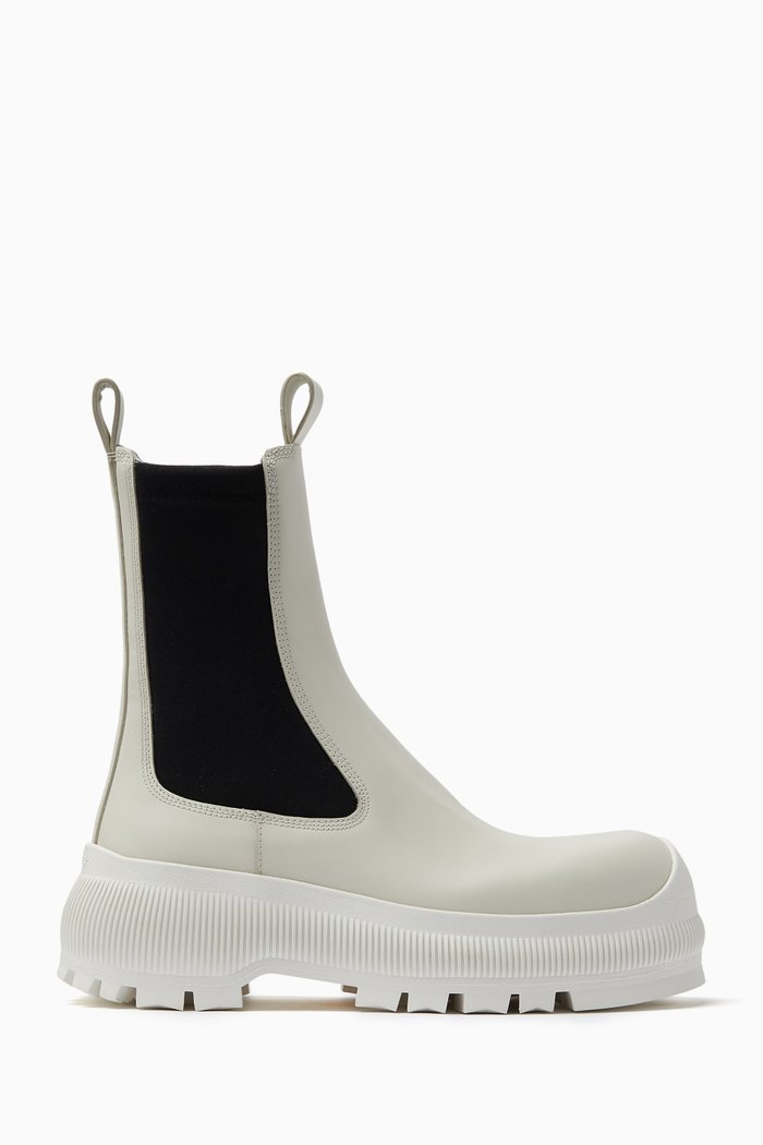 

Pull Tab Ankle Boots in Leather, Black