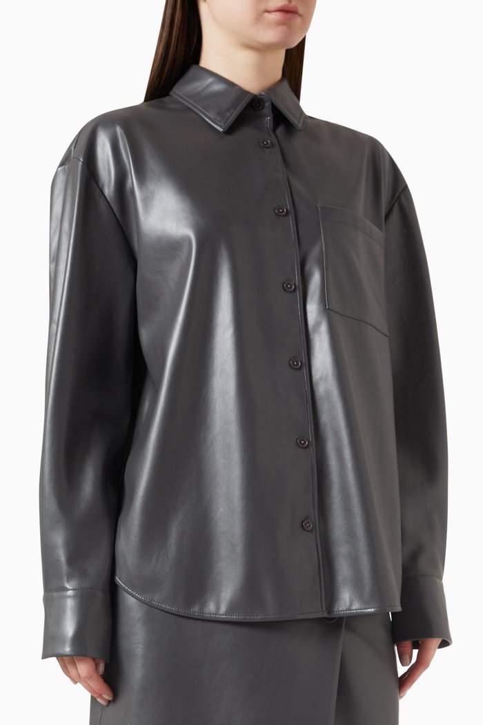 Chrissie Shirt in Faux Leather, Grey