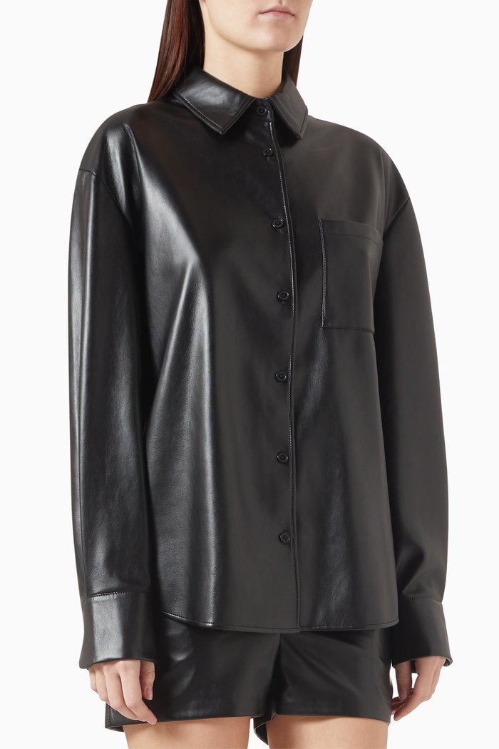 

Chrissie Shirt in Faux Leather, Black