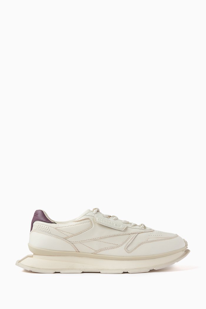 

Classic Sneakers in Leather, Neutral