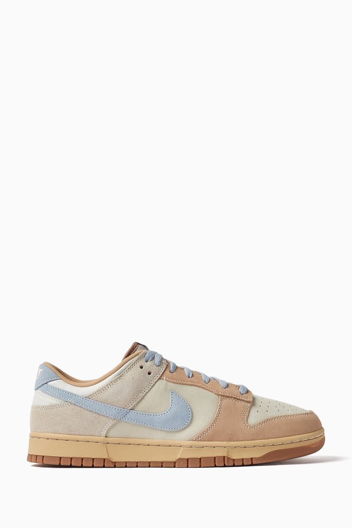 

Dunk Low Sneakers in Suede, Neutral