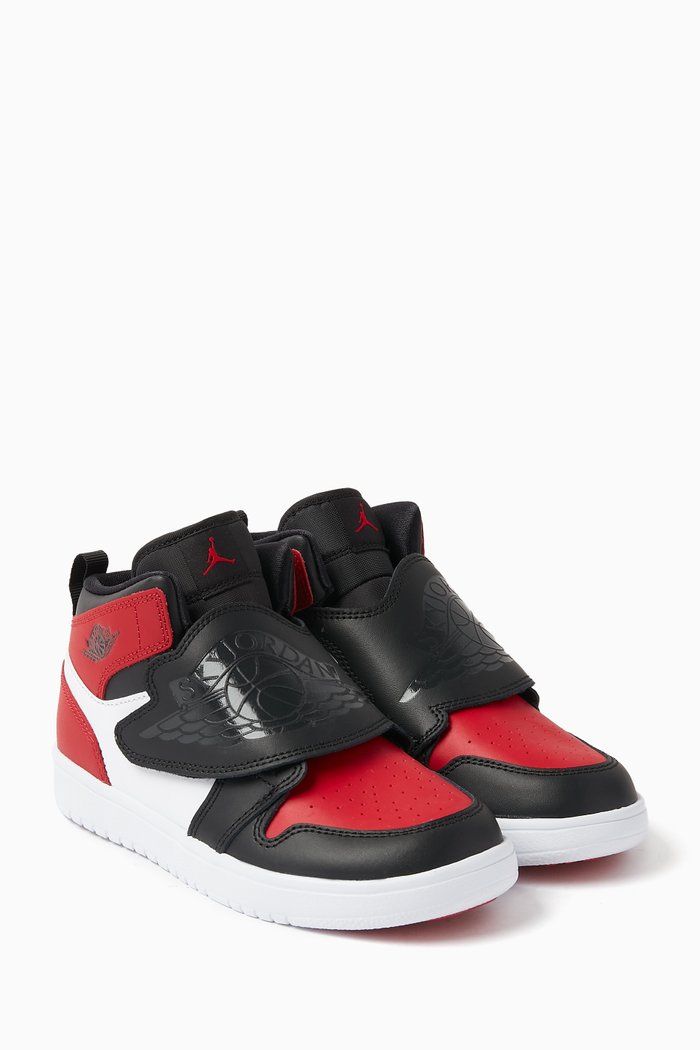 

Kids Sky Jordan 1 Sneakers in Leather, Black