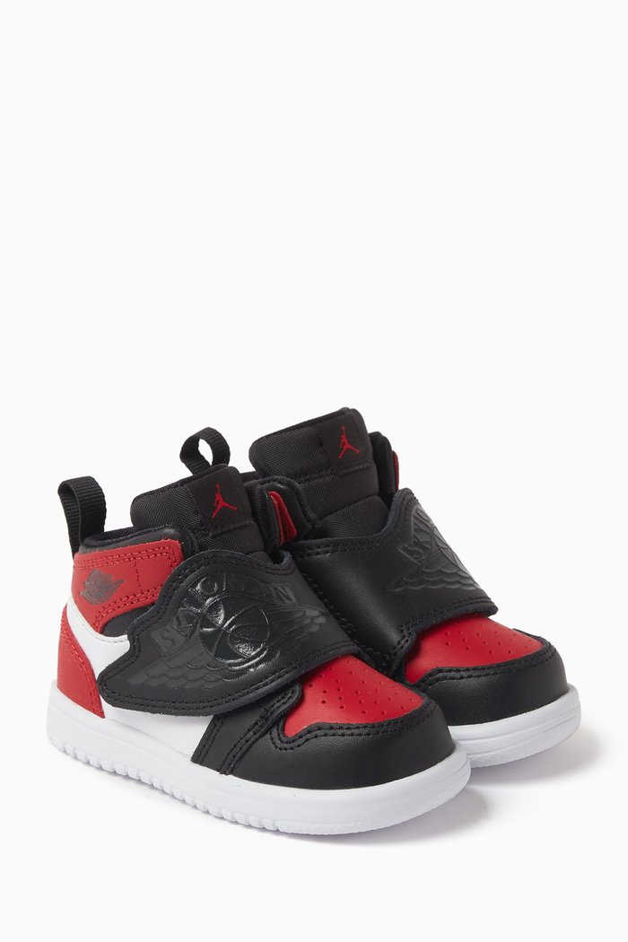 

Sky Jordan 1 Shoes in Leather, Black
