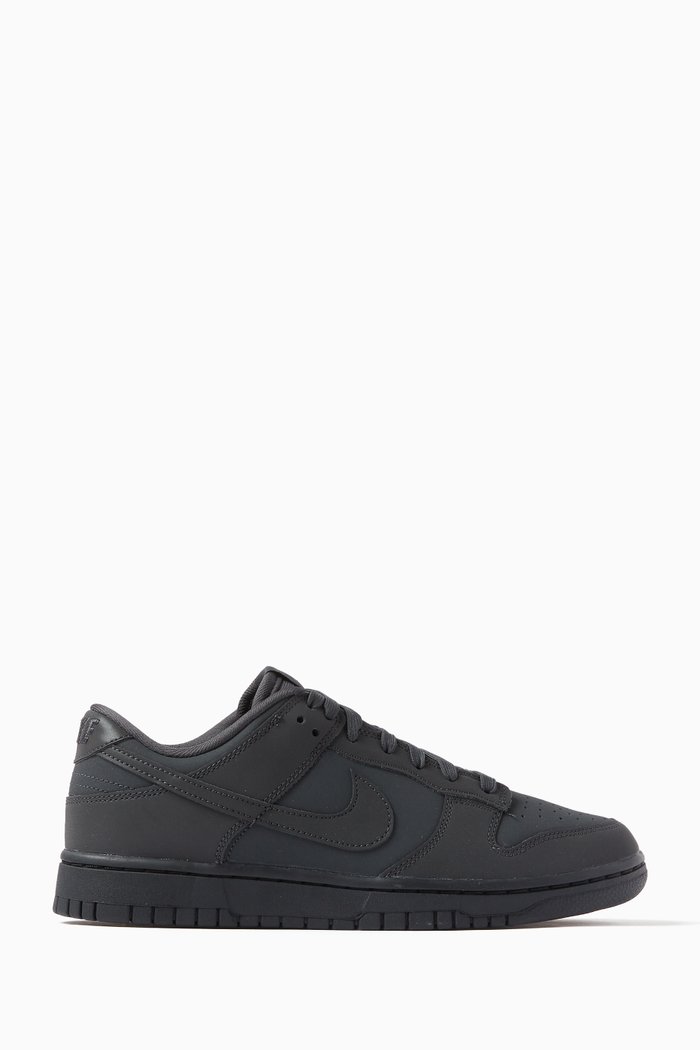 

Dunk Low Top Sneakers in Leather, Black