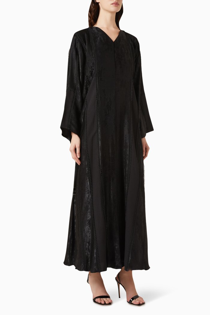 

Pleated Lace-embroidered Abaya, Black