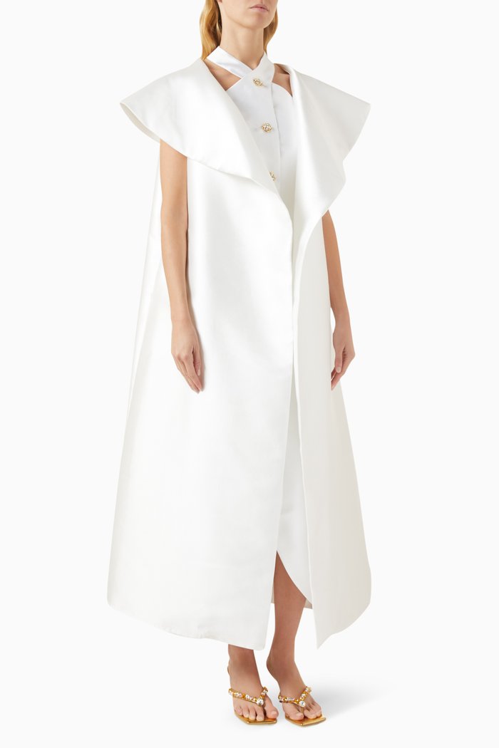 

The Victoria Cape in Mikado, White