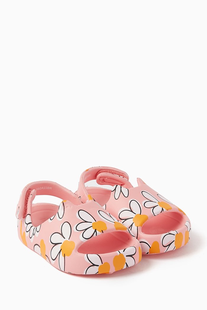 

Free Cute Sandals in PVC, Pink