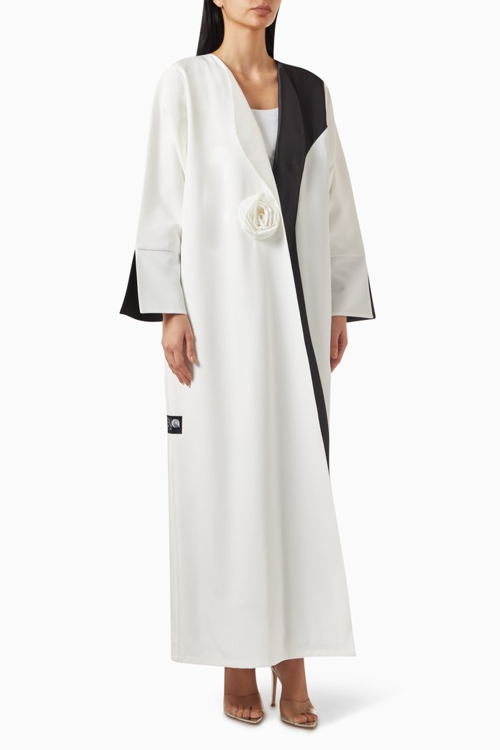 

Two-toned 3D Flower Abaya in Crepe, Multicolour