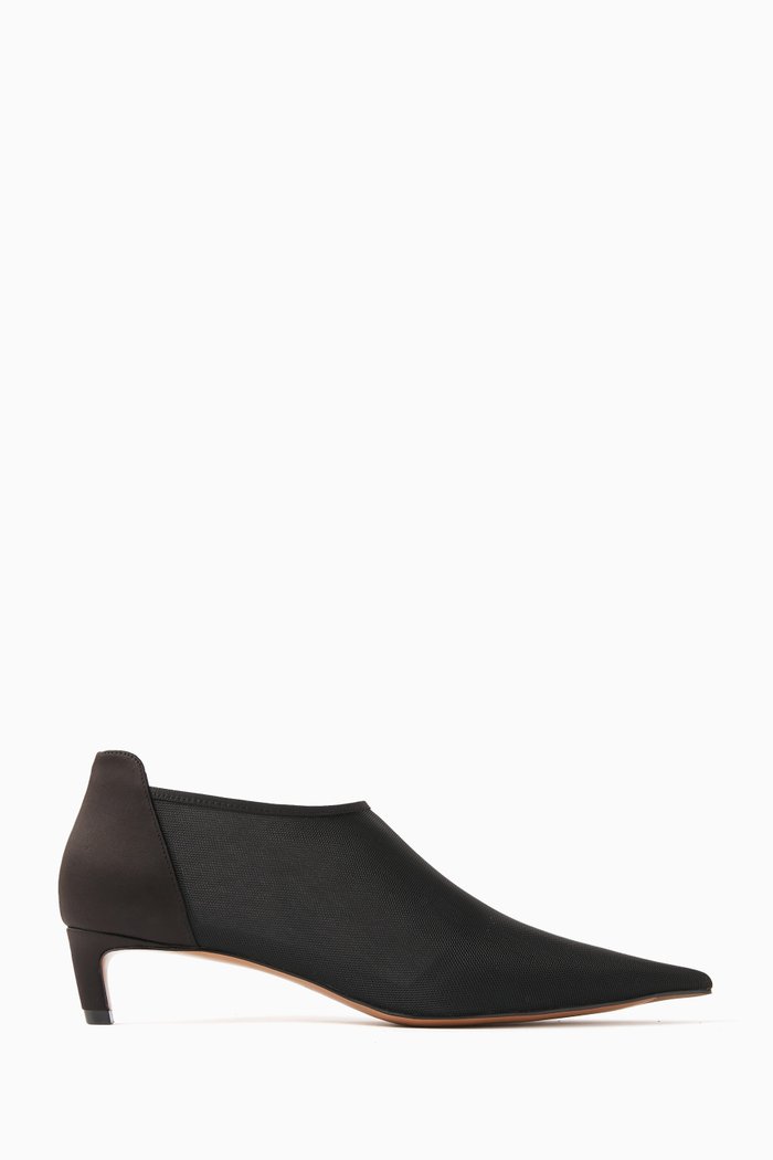 Point-toe Pumps in Satin-mesh, Black