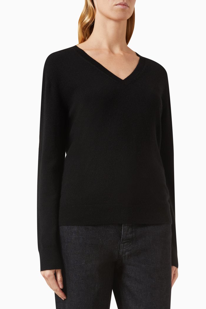 

V-neck Sweater in Cashmere-wool, Black