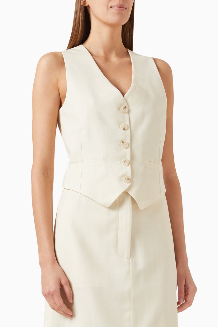 

Johnny Signature Open Back Waistcoat in Tux Wool, White