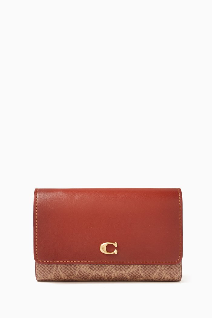 

Essential Medium Flap Wallet in Leather, Brown