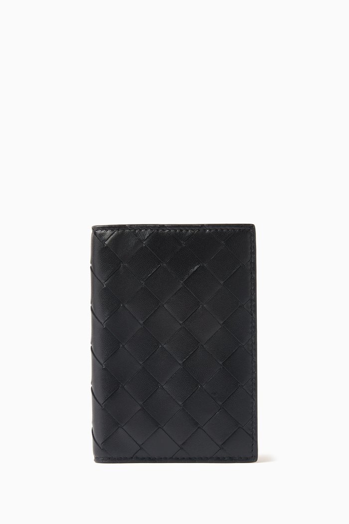 

Cassette Passport Case in Intrecciato Leather, Black