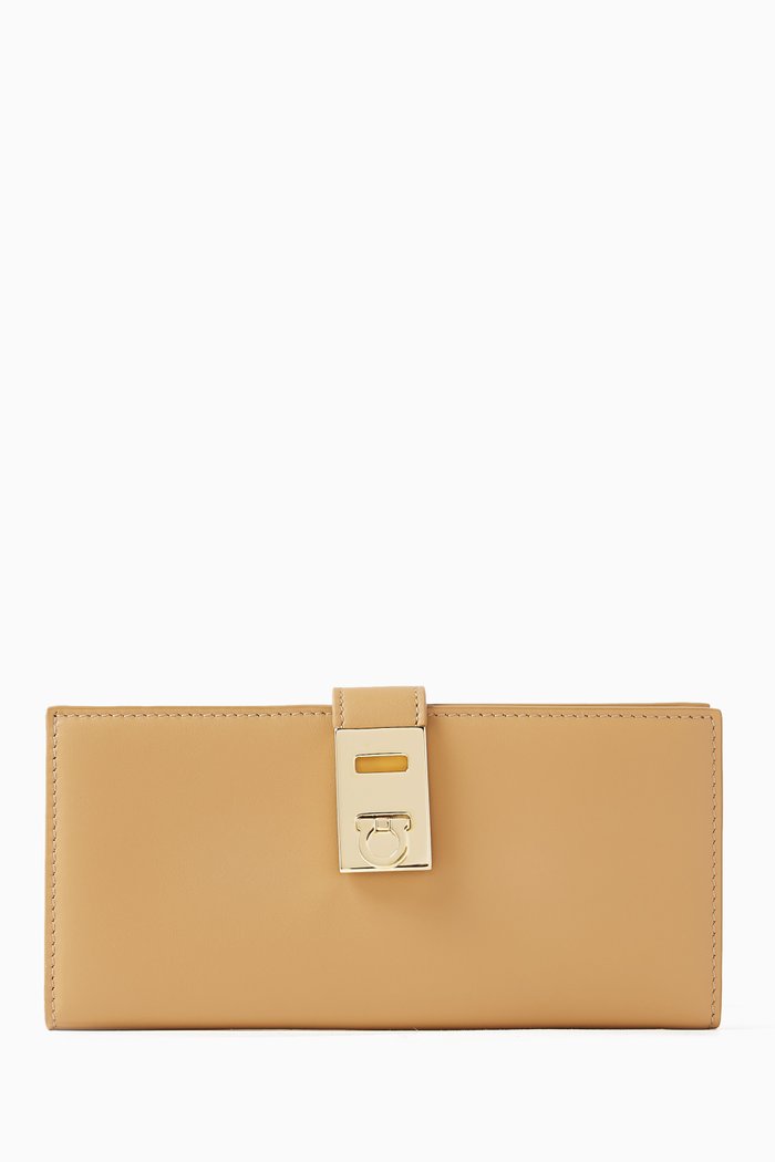 

Hug Continental Wallet in Calfskin Leather, Neutral