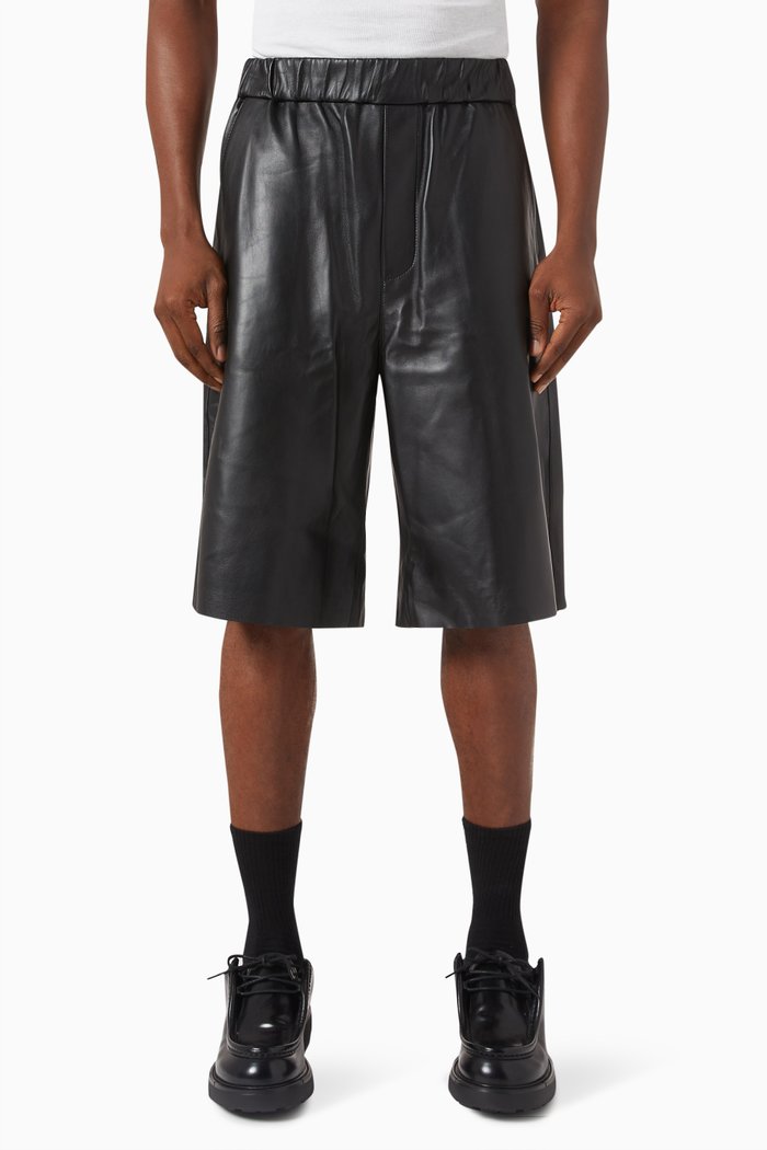 Elasticated Bermuda Shorts in Leather, Black