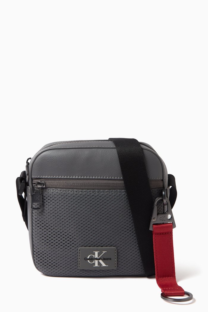 Square Crossbody Bag in Faux-leather, Grey