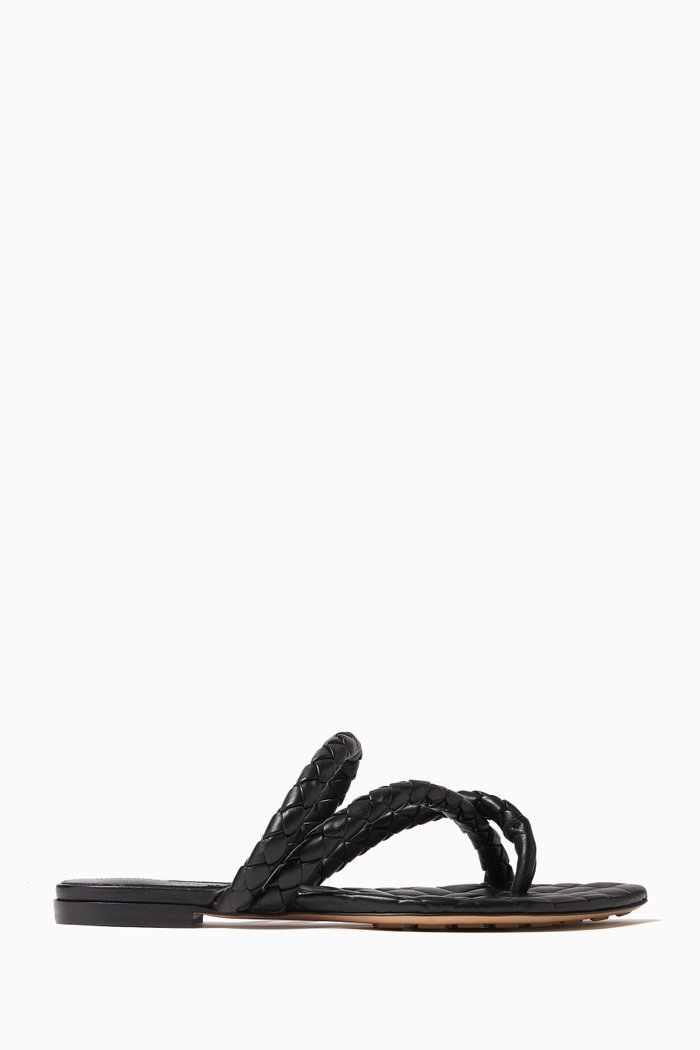Leaf Flat Sandals in Leather, Black
