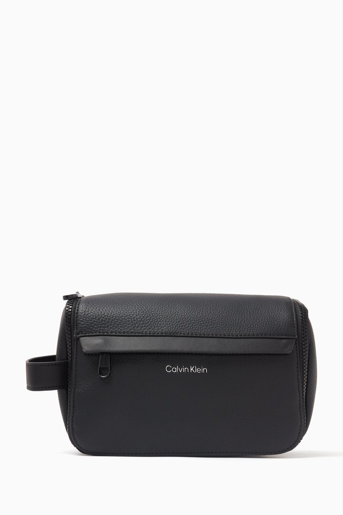 

Logo Detail Washbag in Faux Leather, Black