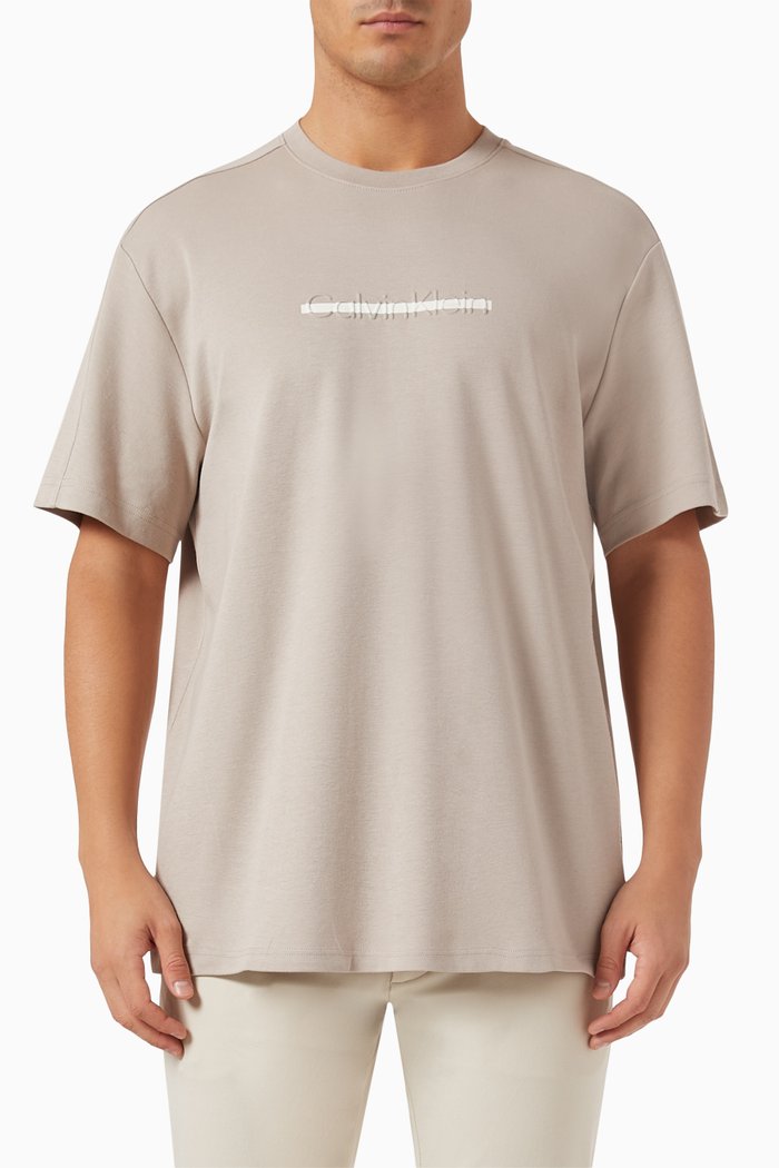 

Embossed Logo T-Shirt in Cotton, Grey