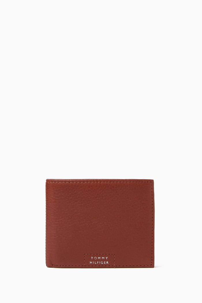 

Small Credit Card Wallet in Leather, Brown