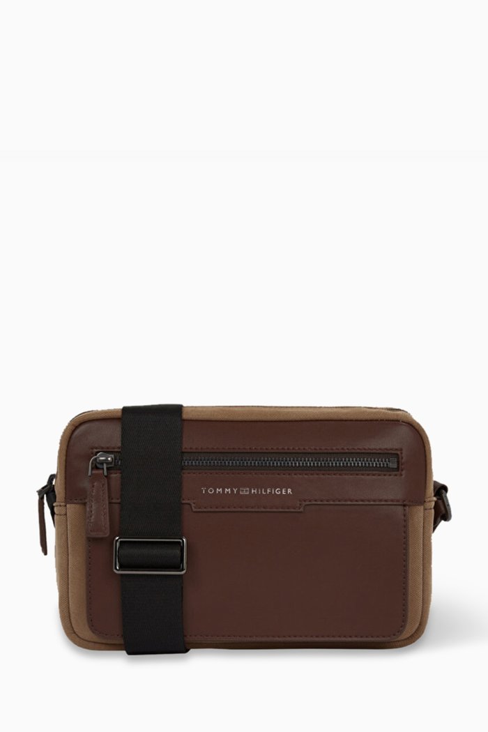 

Classic Camera Bag in Faux-leather, Neutral
