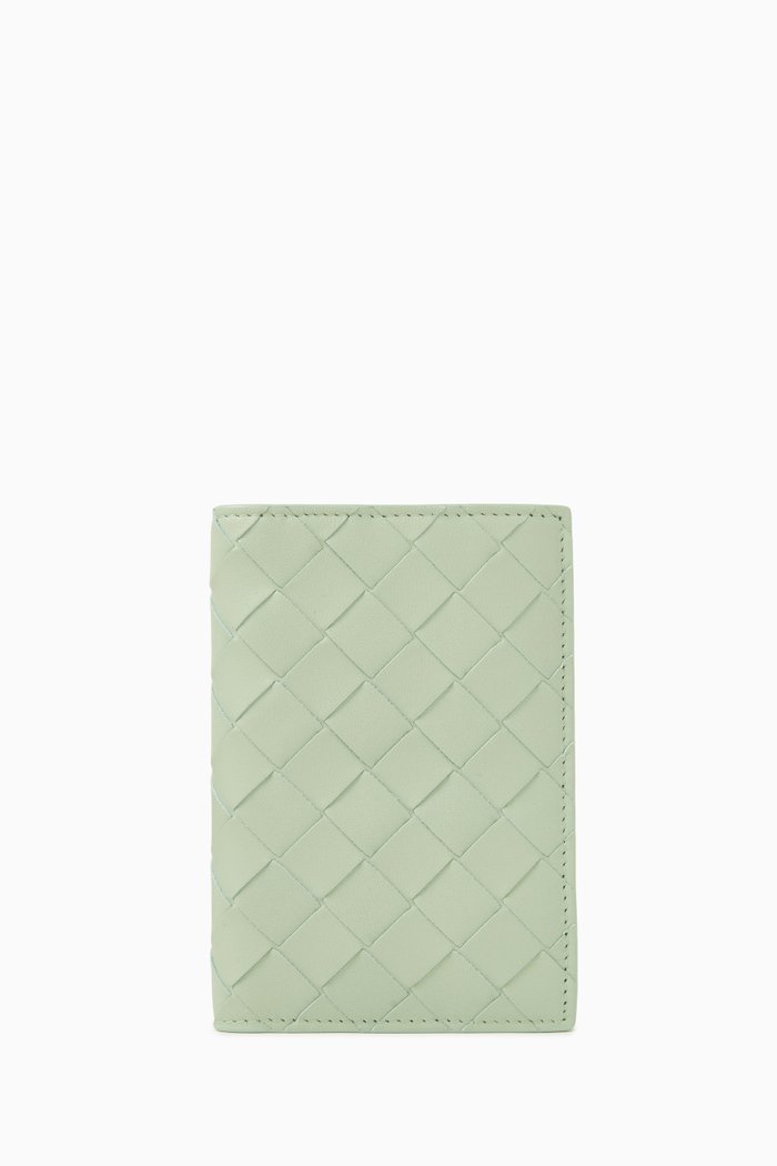 

Passport Case in Intrecciato Leather, Green